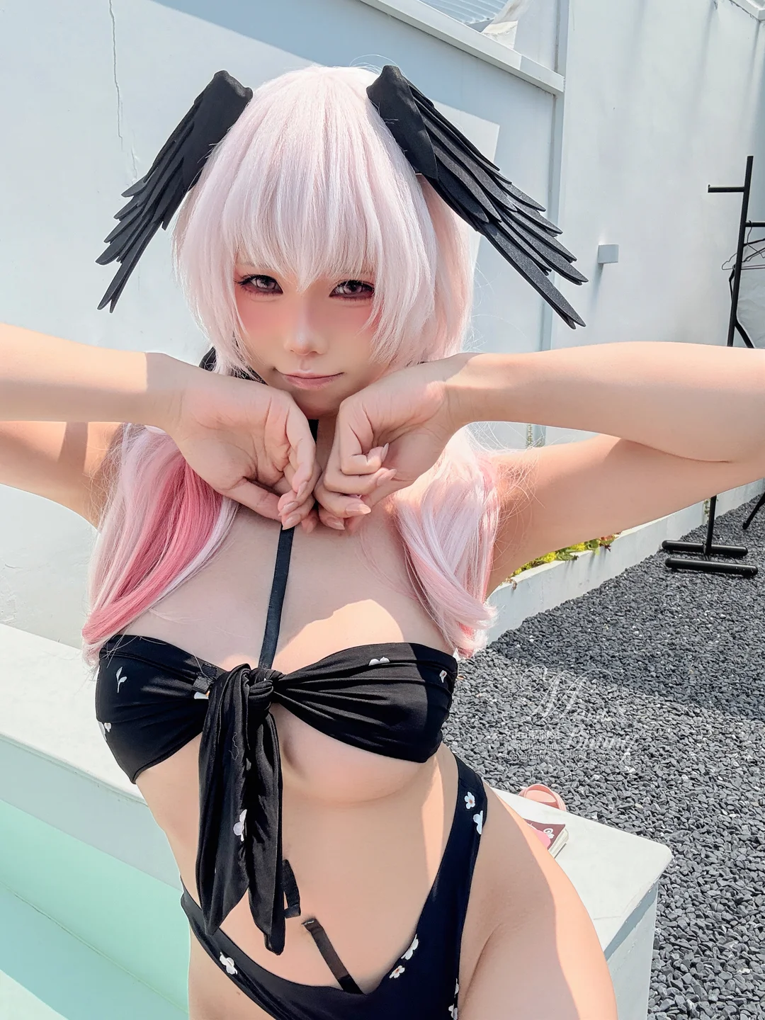 咬一口兔娘Yiko湿润兔_25年8月订阅作品『下江小春_泳装』95P,2V_2_43GB Yiko湿润兔『下江小春 泳装』自拍-04.webp